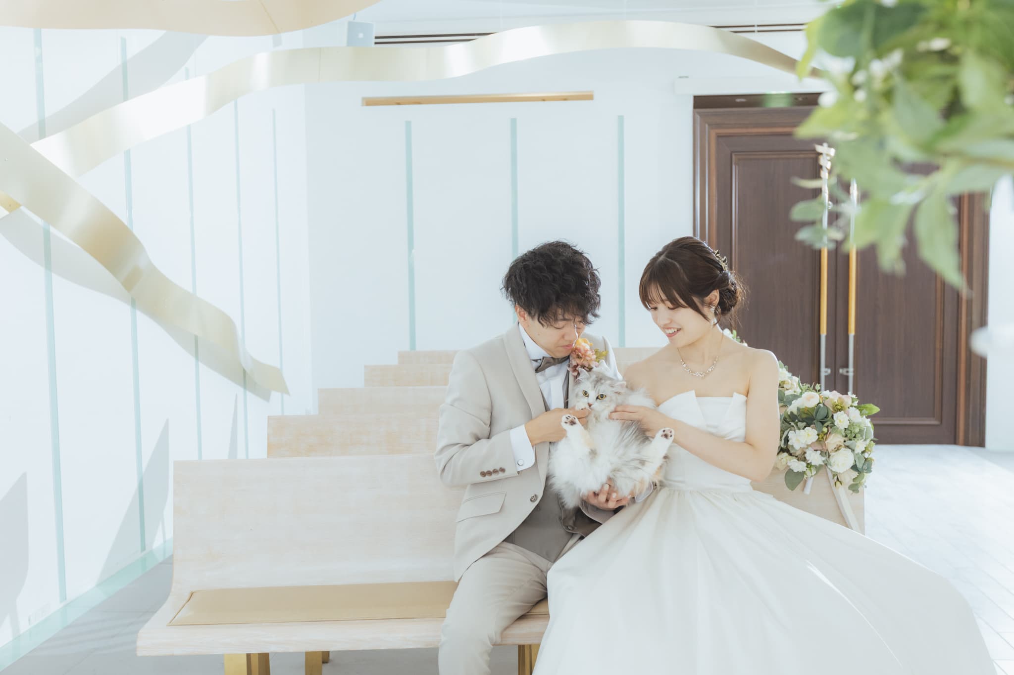 “家族と、もうひとつの大切な存在と。”やわらかな光に包まれたウェディングフォト